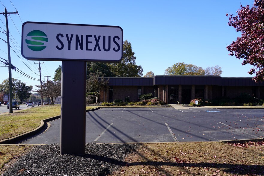 More Photos Of 1657 E Greenville St, Anderson Office For Sale