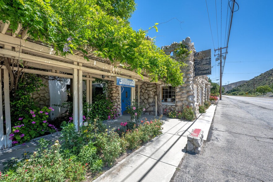 More Photos Of 12625 Sierra Hwy, Santa Clarita Restaurant For Sale