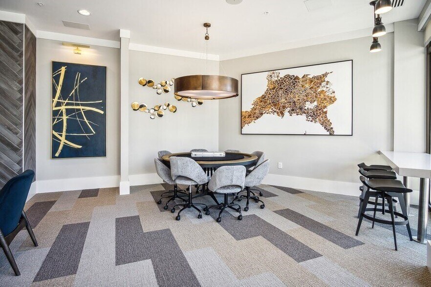 More Photos Of 168 E Midvillage Rd, Sandy Apartments For Lease