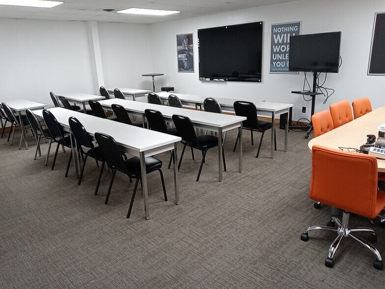 More Photos Of 2077 Midway Dr, Twinsburg Research And Development For Lease