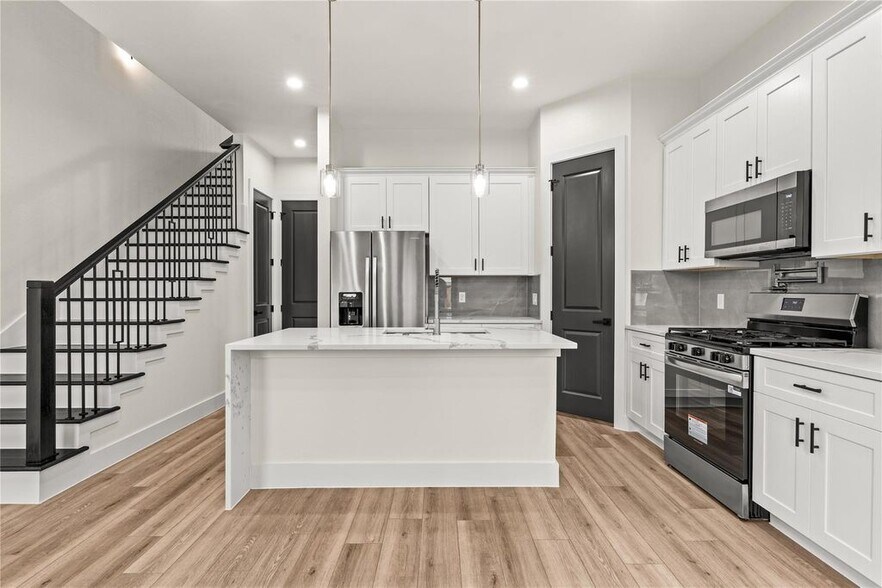 More Photos Of 4521 Newberry St, Houston Multifamily For Sale
