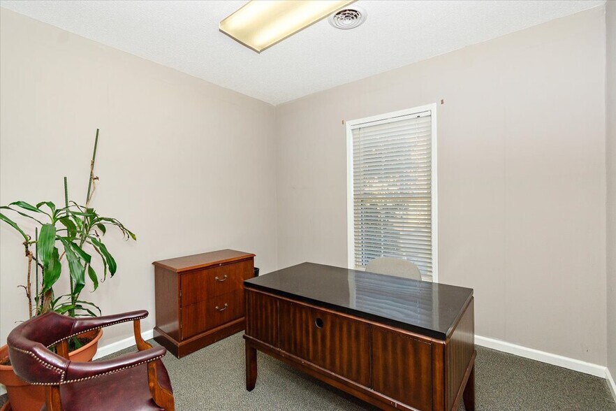More Photos Of 1980 Old Fort Pky, Murfreesboro Office For Lease