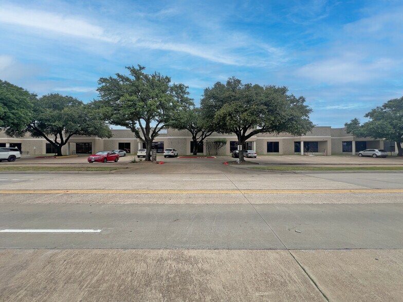 More Photos Of 1400 S Sherman St, Richardson Unknown For Lease