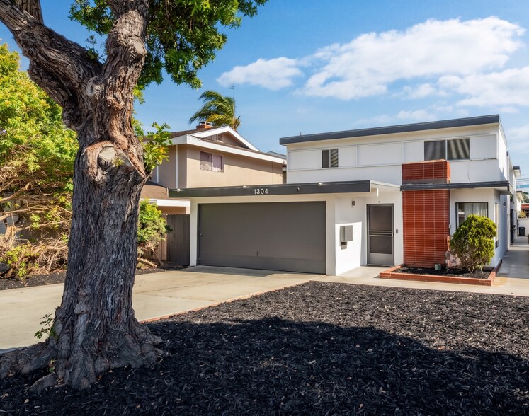 Primary Photo Of 1304 Amethyst St, Redondo Beach Multifamily For Sale