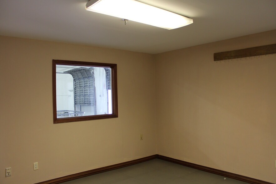 More Photos Of 1970 NW 70th Ave, Miami Warehouse For Lease