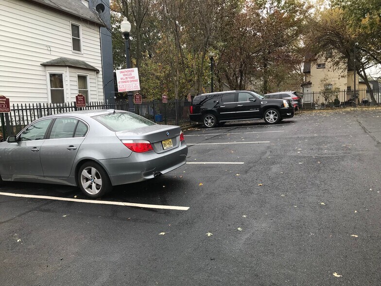 More Photos Of 533 E 2nd Ave, Roselle Apartments For Sale