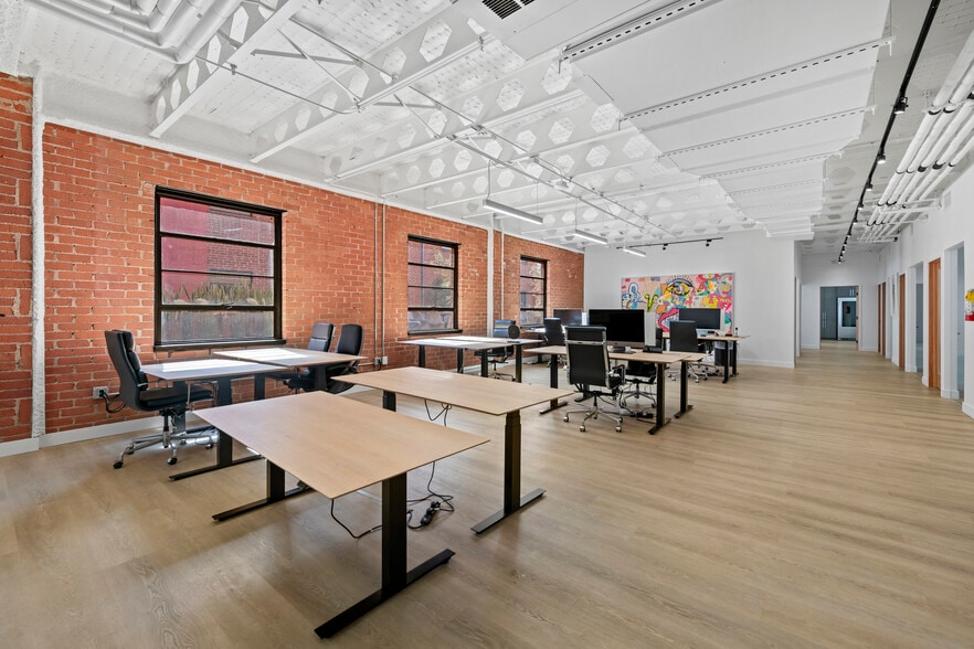 More Photos Of 139-147 S Beverly Dr, Beverly Hills Loft Creative Space For Lease