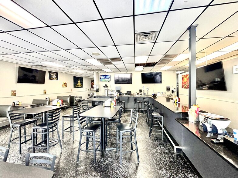 More Photos Of 6331 Carolina Beach Rd, Wilmington Freestanding For Lease