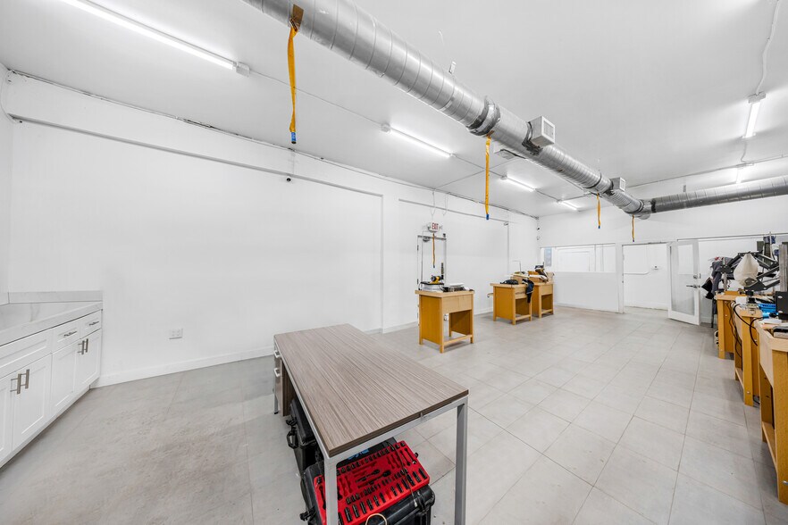 More Photos Of 2081 NW 7th Ave, Miami Warehouse For Sale