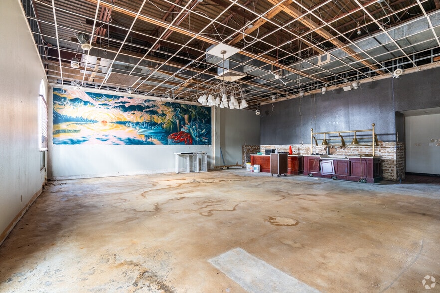 More Photos Of 1801 W Pinhook Rd, Lafayette Hotel For Sale