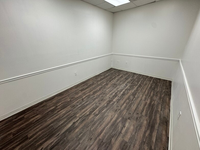 More Photos Of 7140 Regal Ln, Knoxville Warehouse For Lease