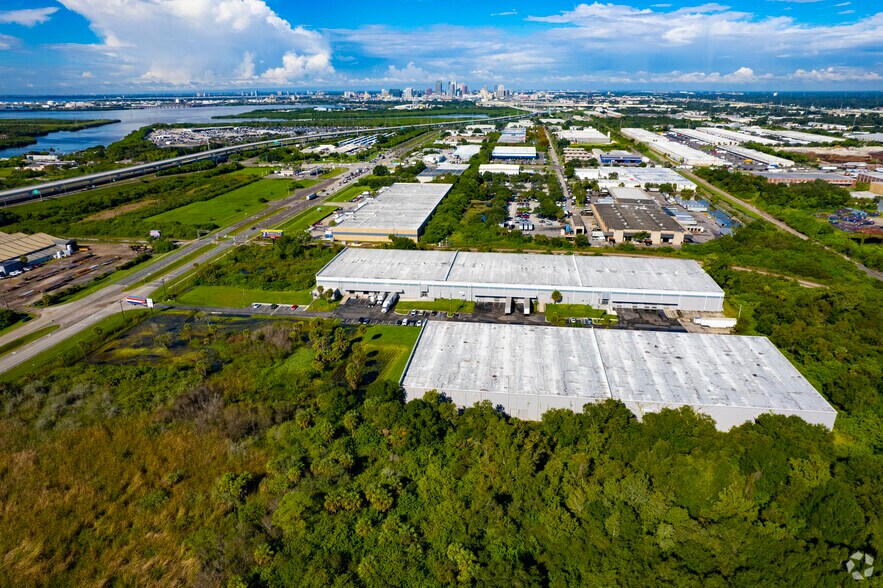 More Photos Of 5300 E Adamo Dr, Tampa Distribution For Lease
