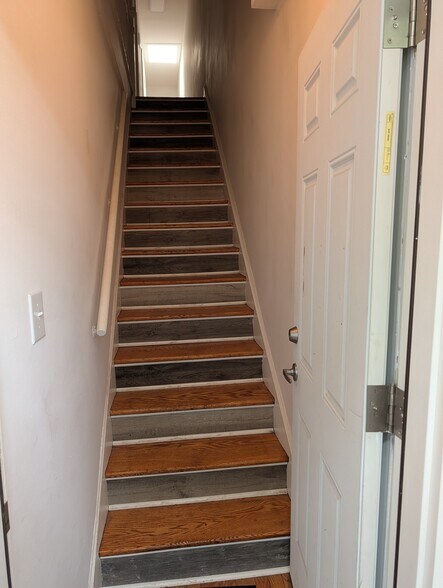 More Photos Of 4028 82nd St, Elmhurst Office For Lease