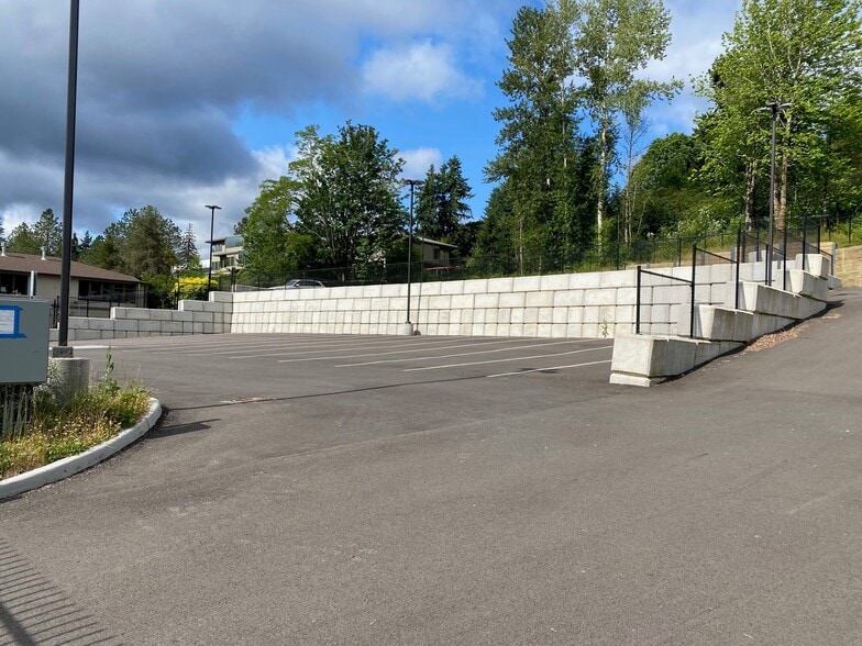 More Photos Of 12611 Willows Rd NE, Kirkland Land For Lease