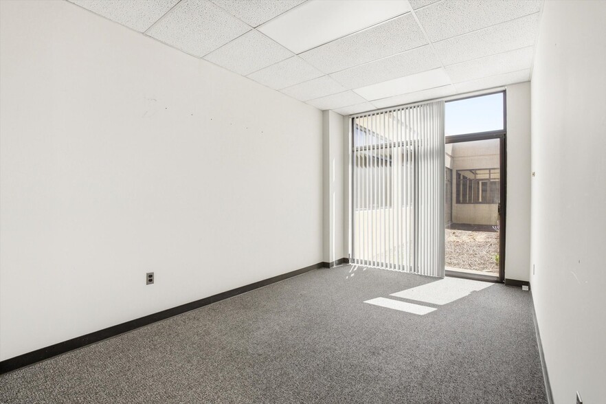 More Photos Of 15 Roszel Rd, West Windsor Office For Sale