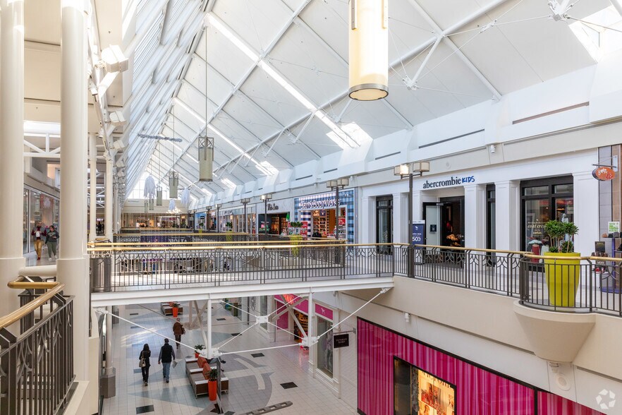 More Photos Of 1000 N Point Cir, Alpharetta Coworking Space