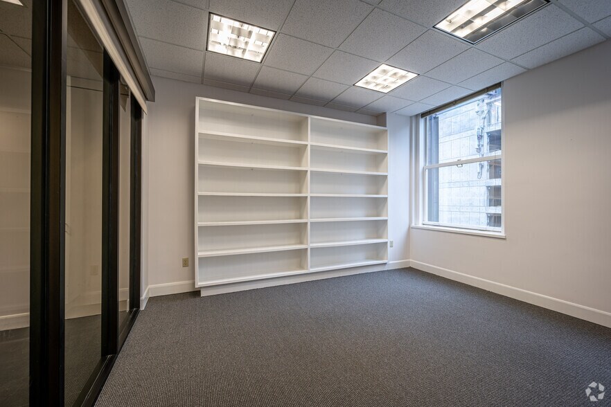 Photo of 9th Floor Ste 953