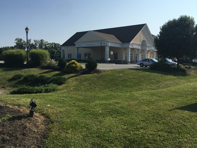 More Photos Of 900 NY 376, Wappingers Falls Freestanding For Lease