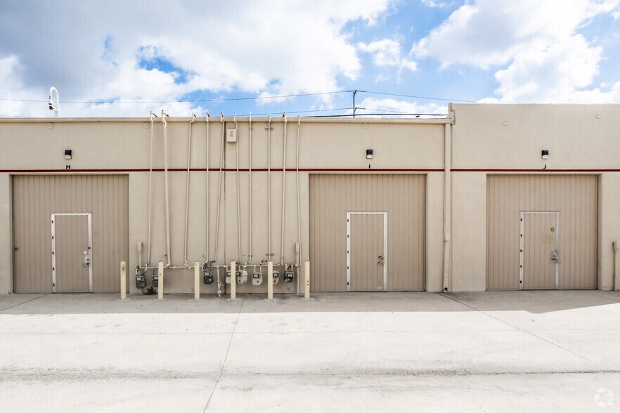 More Photos Of 667-759 S State College Blvd, Fullerton Unknown For Lease