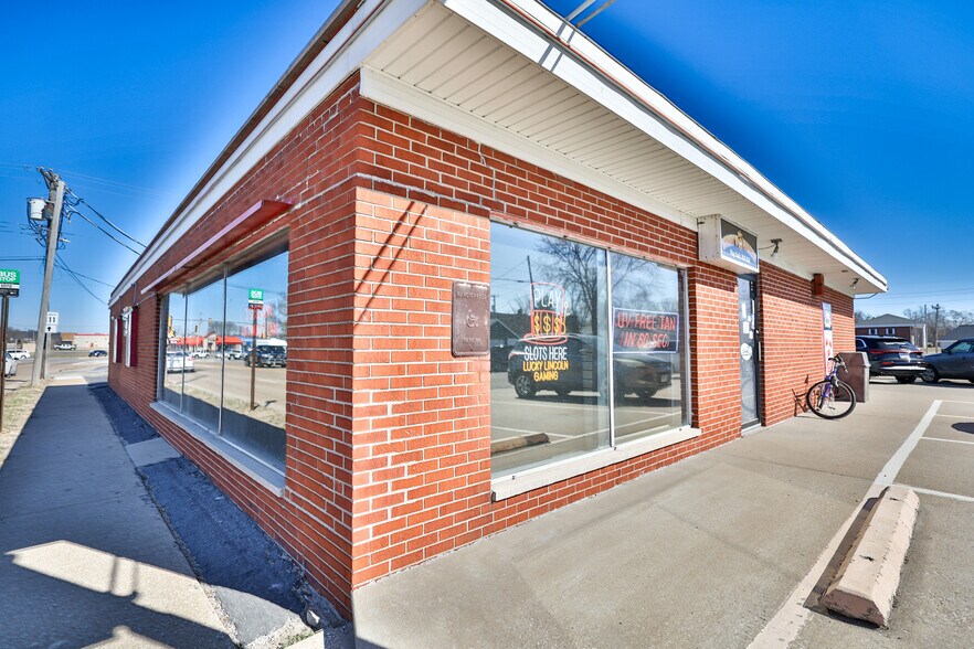 More Photos Of 1103 E Acton Ave, Wood River General Retail For Sale
