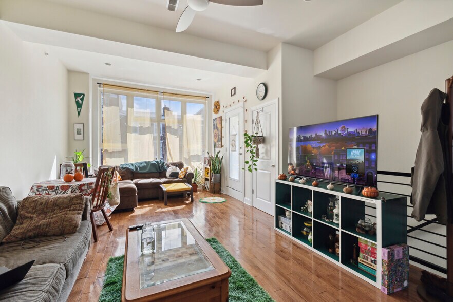 More Photos Of 1860 Frankford Ave, Philadelphia Storefront Retail Residential For Sale