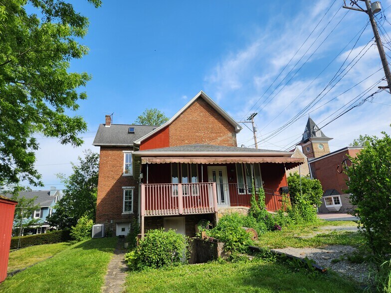 More Photos Of 108 S Market St, Ligonier Township Freestanding For Sale