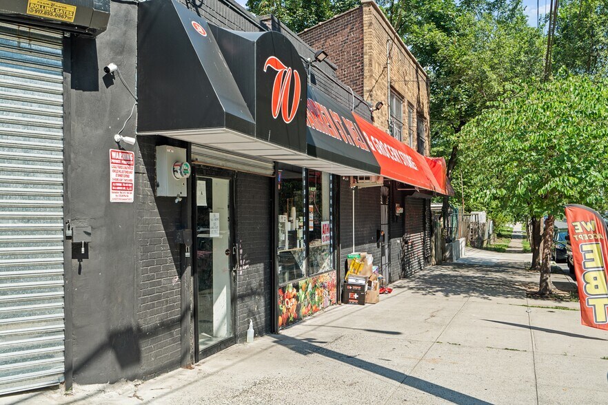 More Photos Of 40-44 Warren Street, Staten Island Convenience Store For Lease