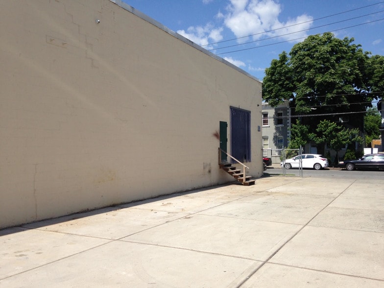 More Photos Of 55 Lasalle St, Staten Island Industrial For Sale