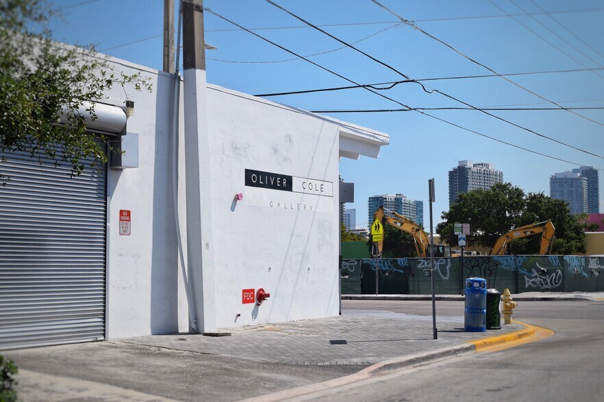 More Photos Of 301-311 NW 28th St, Miami Showroom For Lease