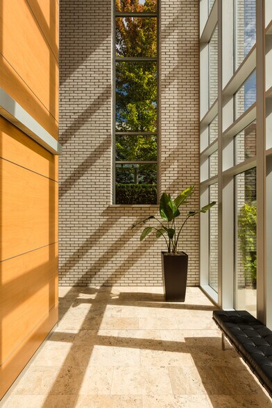 More Photos Of 550 W Merrill St, Birmingham Office For Lease