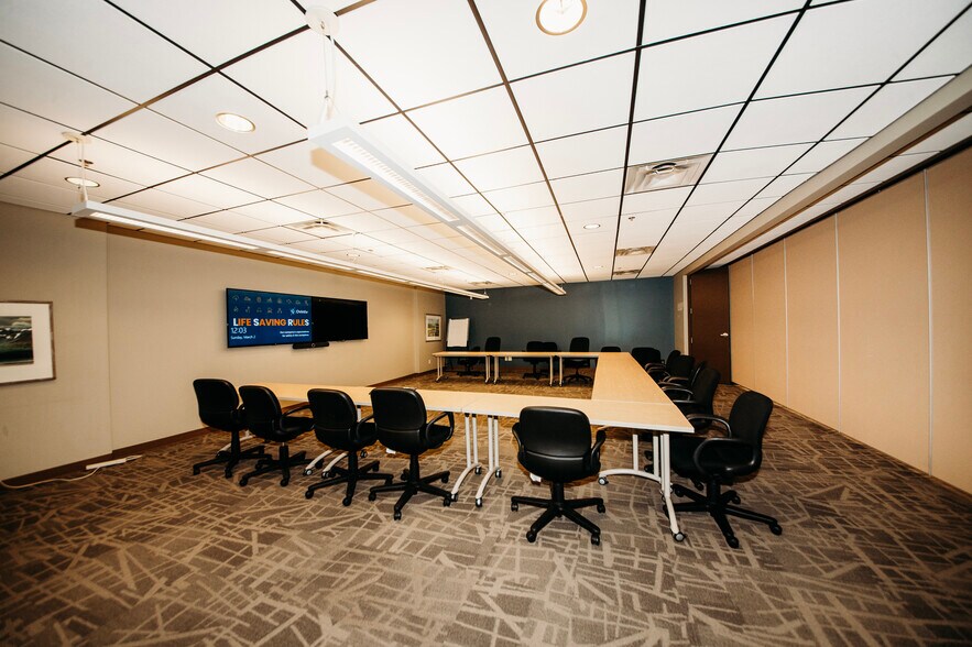 More Photos Of 37 Vic Turner Airport Rd, Dawson Creek Office For Sale