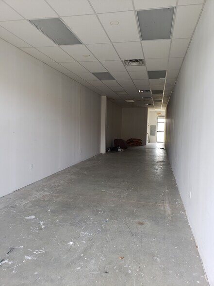 More Photos Of 200 Linden Square Dr, Bristol Unknown For Lease