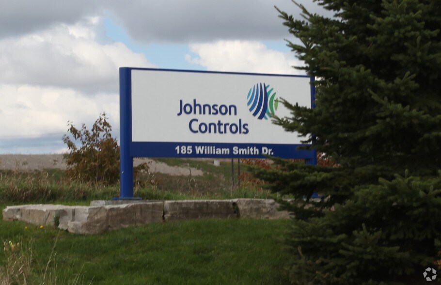 More Photos Of 185 William Smith Dr, Whitby Warehouse For Lease