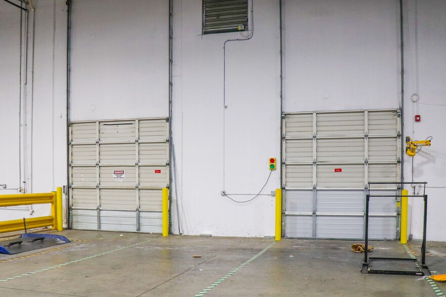 More Photos Of 2000 Northfield Ct, Roswell Distribution For Lease