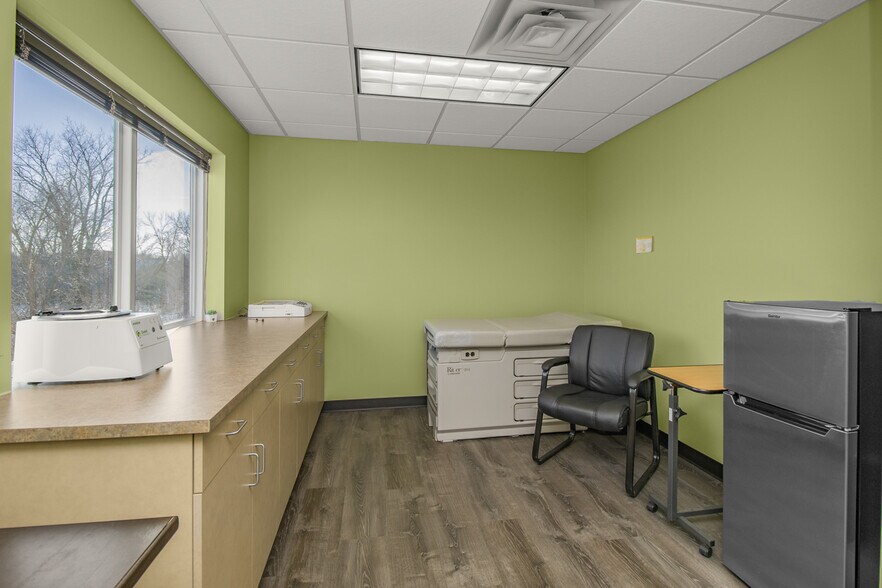 More Photos Of 4641-4671 White Bear Pky, White Bear Lake Office Residential For Sale