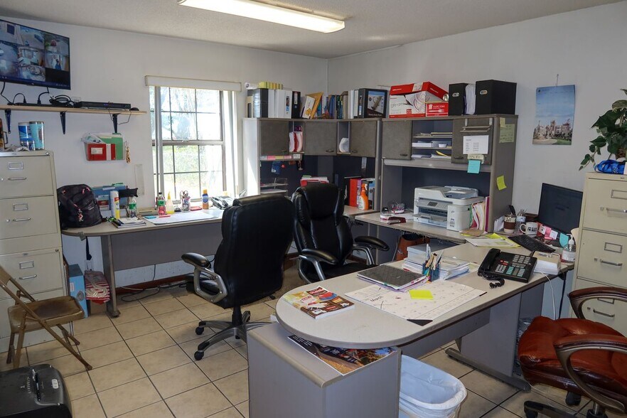 More Photos Of 362 Oakfield Rd, Pensacola Warehouse For Sale