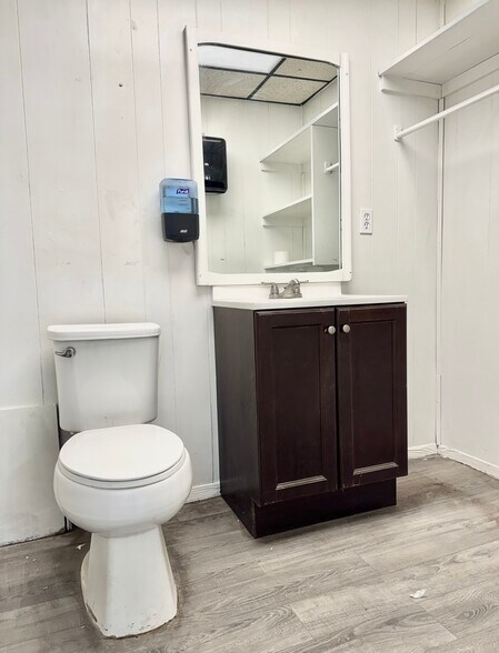 More Photos Of 11601 N Santa Fe Ave, Oklahoma City Service For Lease