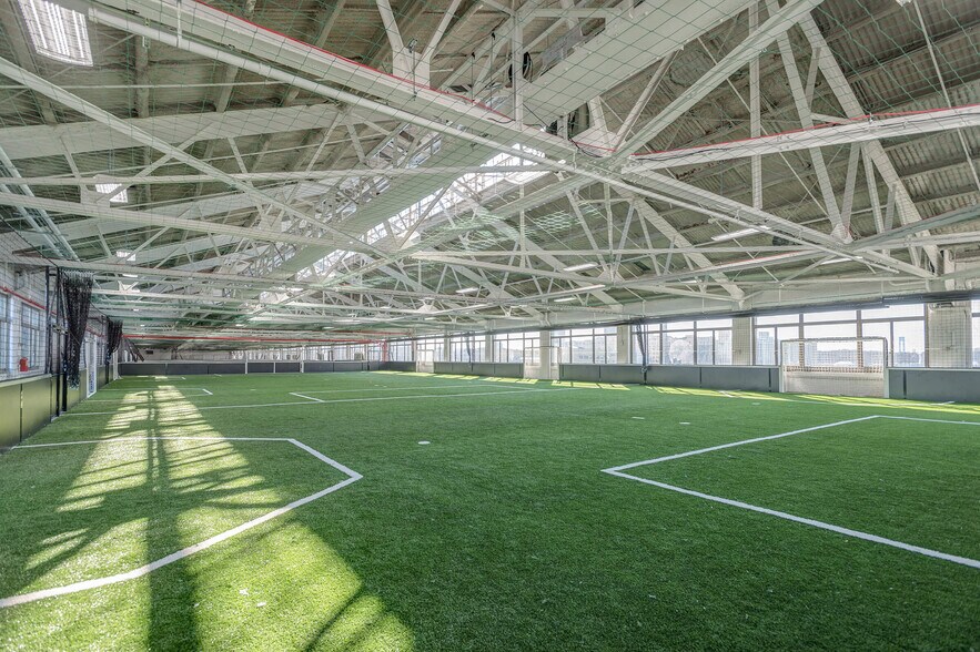 More Photos Of 14 53rd St, Brooklyn Flex For Lease