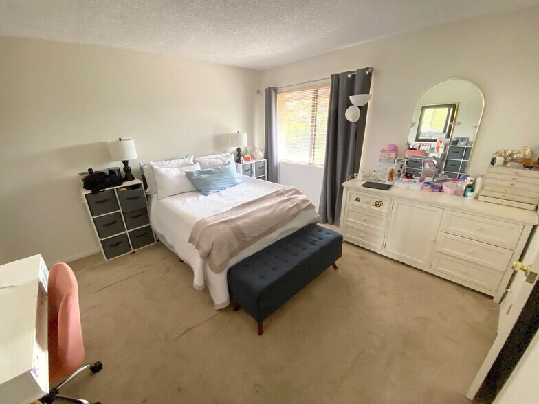 More Photos Of 4420 Via Real, Carpinteria Office Residential For Sale