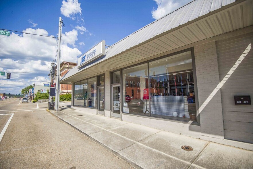 More Photos Of 430 N Roane St, Harriman Storefront For Sale