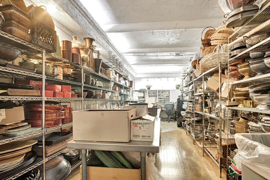 More Photos Of 2214 Stoner Ave, Los Angeles Freestanding For Sale