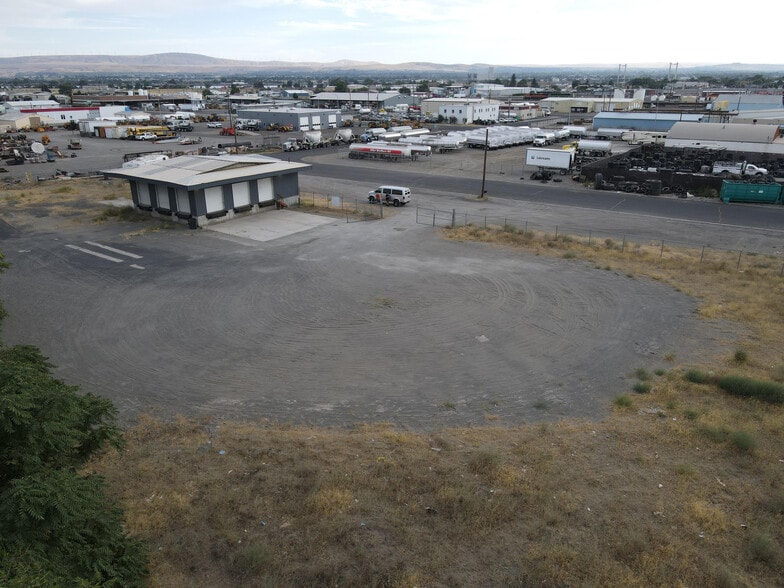 More Photos Of 423 S Idaho Ave, Pasco Warehouse For Lease