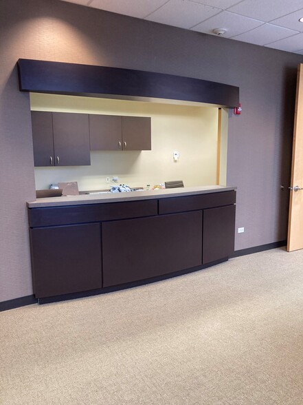 More Photos Of 1410 N Arlington Heights Rd, Arlington Heights Medical For Lease