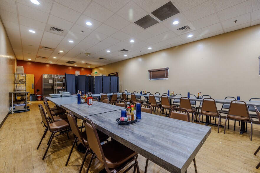 More Photos Of 7196 S Highway 92, Hereford Restaurant For Sale