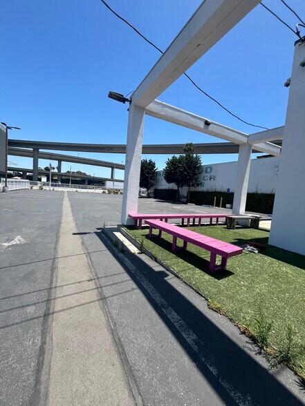 More Photos Of 11333 S La Cienega Blvd, Los Angeles Unknown For Lease