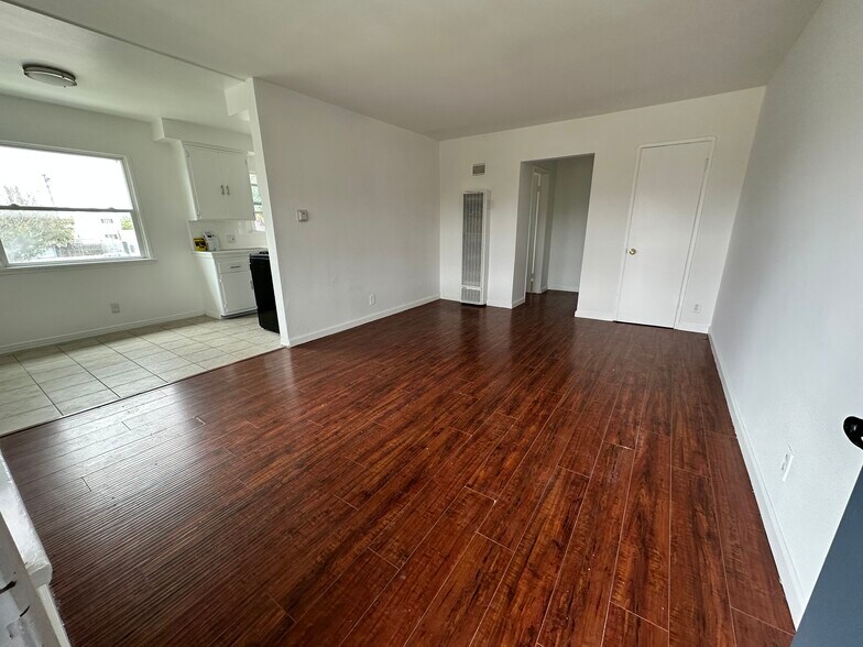 More Photos Of 2301-2311 W Florence Ave, Los Angeles Apartments For Sale