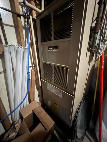 More Photos Of 300 Chestnut St, Elliott Specialty For Sale