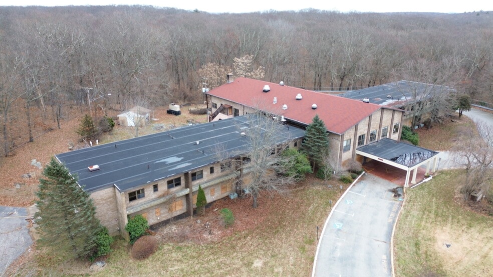 More Photos Of 60 Crouch Ave, Norwich Skilled Nursing Facility For Sale