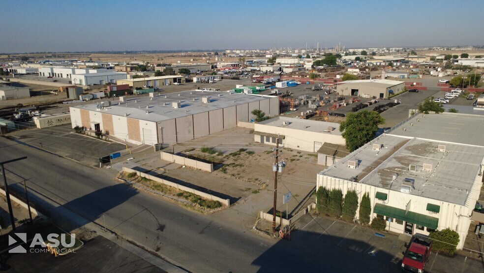 More Photos Of 2831 Gibson St, Bakersfield Warehouse For Sale