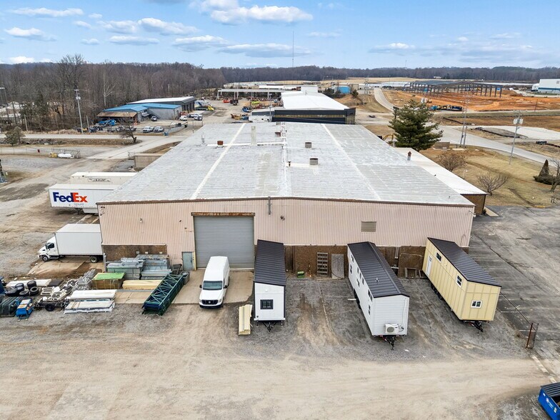 More Photos Of 411 Industrial Dr, White House Manufacturing For Lease